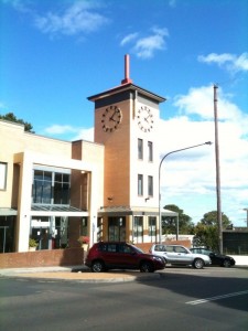 Leura Spire Clock Tower showing the correct time!